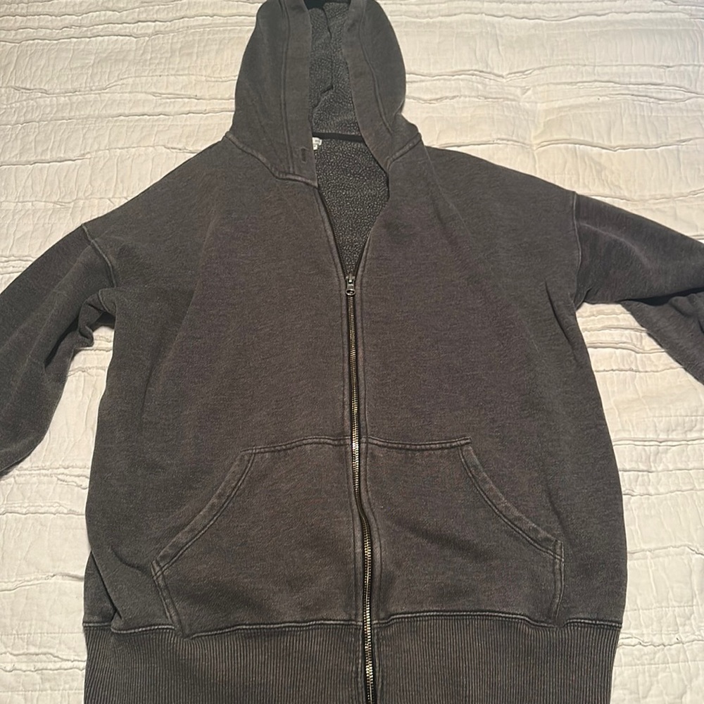 oversized zip up hoodie